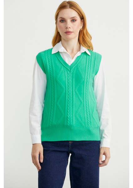 V Yaka Motifli Triko Süveter - Yeşil