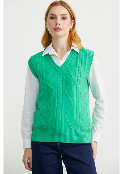 V Yaka Motifli Triko Süveter - Yeşil indirimleri