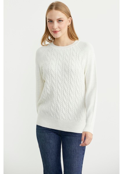 Motifli Daire Yaka Triko Kazak - Kemik