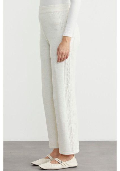 Yanı Motifli Rahat Kalıp Triko Pantolon - Kemik modelleri