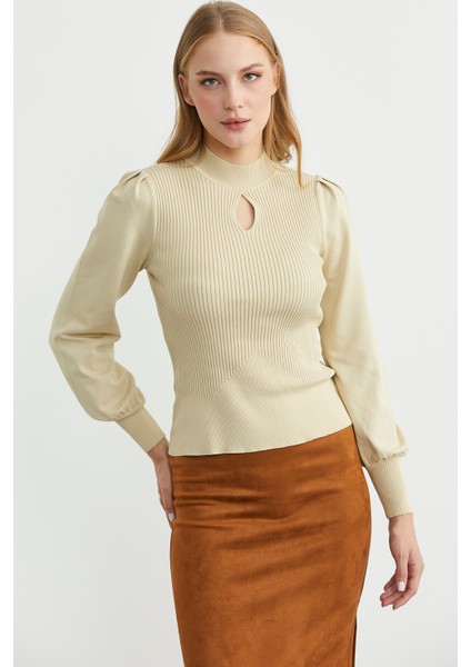 Dik Yaka Balon Kol Triko Kazak - Krem modelleri