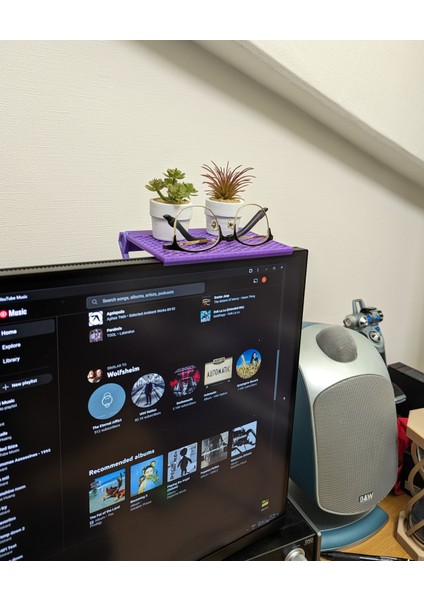 Monitör Üstü Dekoratif Ürün Rafı modelleri