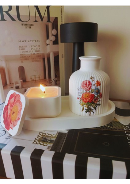 “çiçek Desenli Dekoratif Mum & Dekoratif Vazo Seti – Gül Motifli”