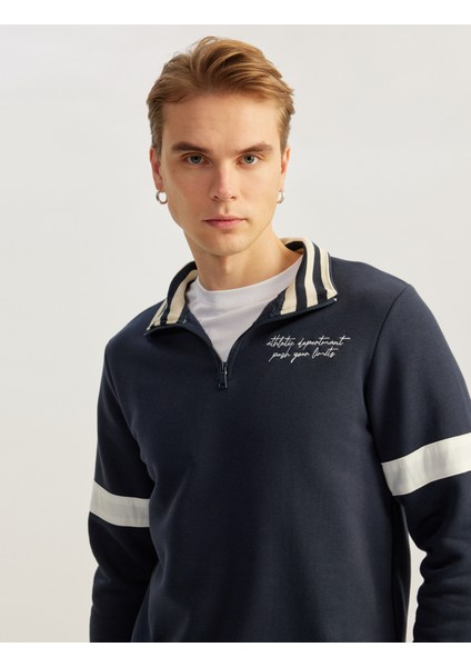 Yarım Fermuarlı Yaka Sweatshirt Slogan Işlemeli Şardonlu Pamuk Karışımlı