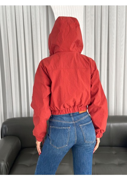 Kadın Kısa Paraşüt Kumaş Astarlı Rüzgarlık Ceket fırsatları