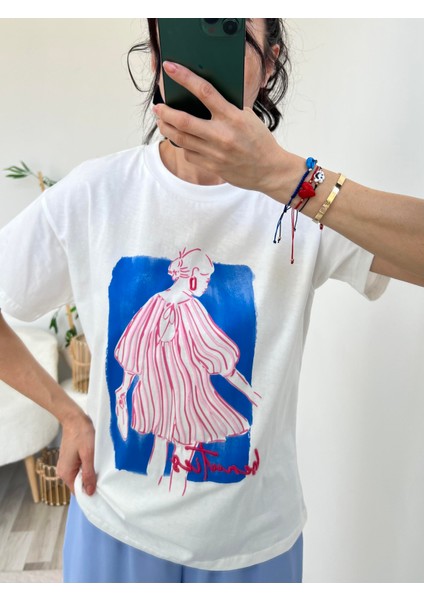 Beyaz Baskı Işlemeli Tişört fiyatları