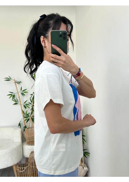 Beyaz Baskı Işlemeli Tişört fırsatları