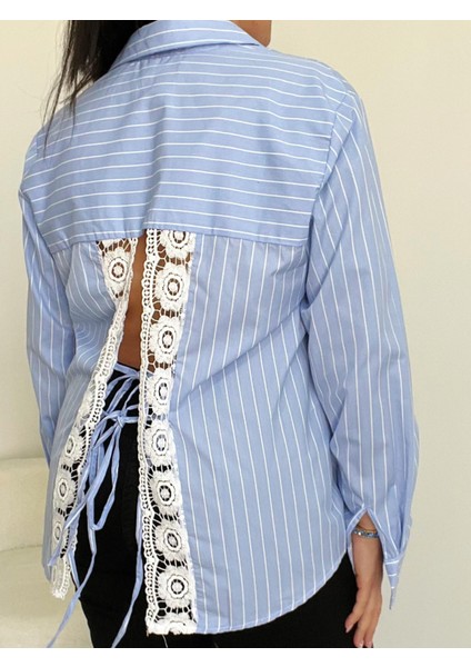 Mavi Çizgili Arkası Fisto Detaylı Gömlek