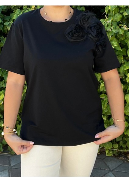 Siyah Üzeri Gül Işlemeli Bluz fiyatları