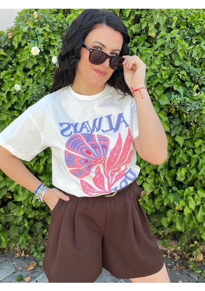 Krem, Önü Renkli Işlemeli Tişört fiyatları