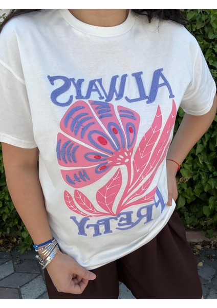 Krem, Önü Renkli Işlemeli Tişört modelleri