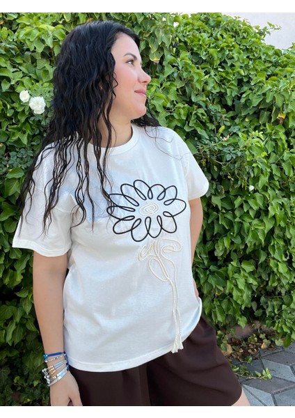 Krem, Ip Işlemeli Tişört