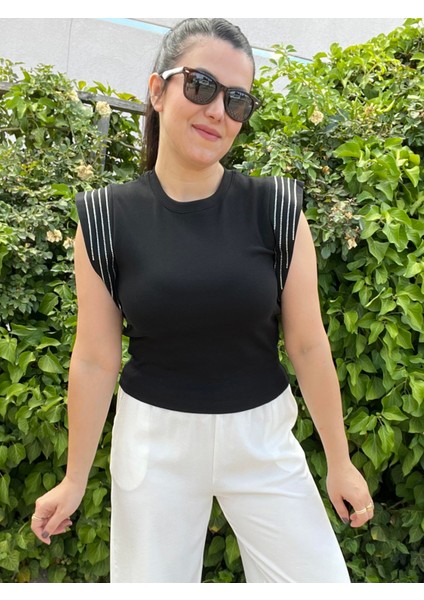 Siyah Taş Işlemeli Bluz fiyatları