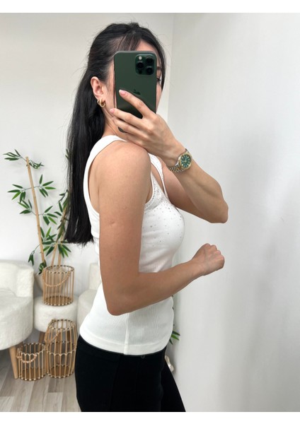 Beyaz Taş Işlemeli Atlet Badi fırsatları