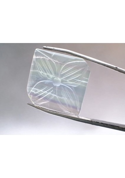 28.00CT 33.5X28.4MM Natural Carving Fluorite