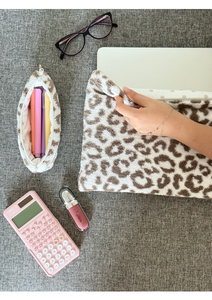 Leopar Pembe-Kahverengi Peluş 13 inc -14 inc -15 Inç - 16 inc Bilgisayar Çantası, Laptop Kılıfı, Notebook Kılıfı