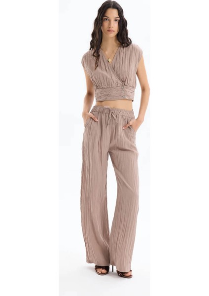 Kırışık Görünümlü Beli Lastikli Açık Kahverengi Kadın Pantolon PNT00196