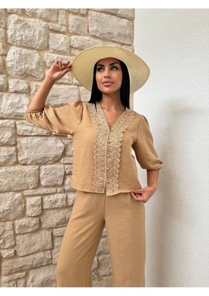 Nakışlı Düğmeli Ön Güpürlü V Yaka Gömlek Pantolunlu Takım