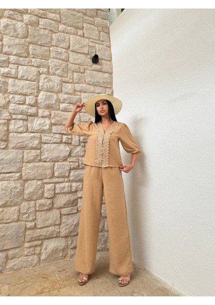Nakışlı Düğmeli Ön Güpürlü V Yaka Gömlek Pantolunlu Takım indirimleri
