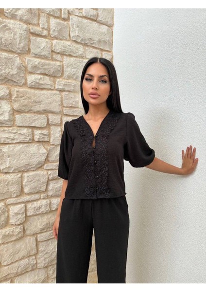 Nakışlı Düğmeli Ön Güpürlü V Yaka Gömlek Pantolunlu Takım