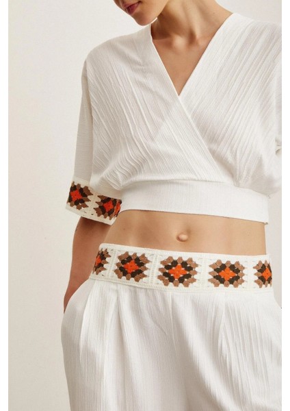 Süzene Nakışlı Kruvaze Yaka Kuşaklı Crop Keten Kumaş Takım fırsatları