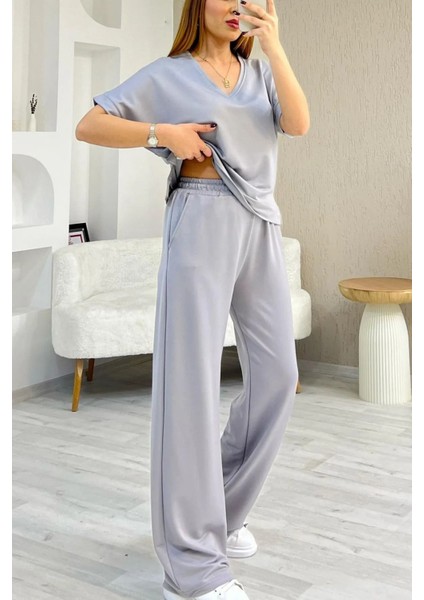 Yumuşak Doku Modal Kumaş Rahat Kesim V Yaka Eşofman Takımı fırsatları