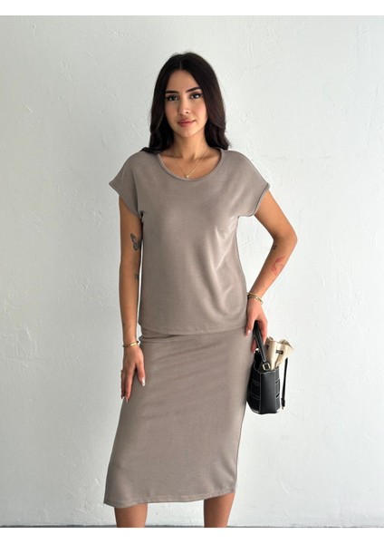 Kısa Kol Yırtnaçlı Pike Kumaş Etekli Takım fiyatları