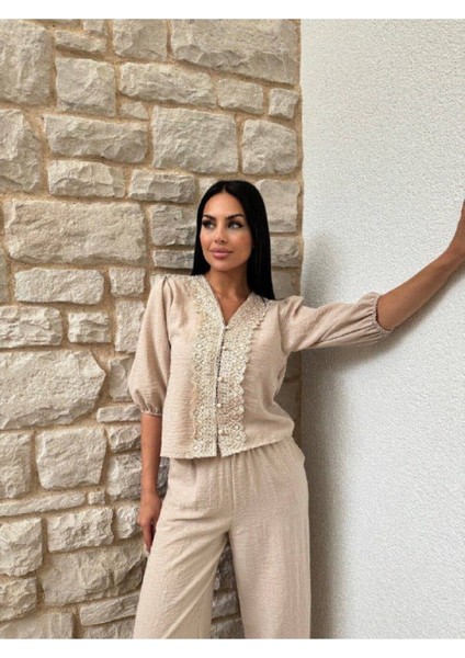 Nakışlı Düğmeli Ön Güpürlü V Yaka Gömlek Pantolunlu Takım fiyatları