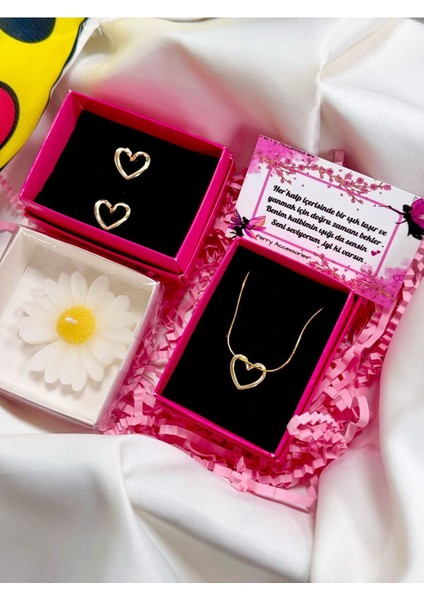 Kararmaz Çelik Düğüm Kalp Kolye ve Küpe ve Papatya Mum Hediye Seti Anneler Gününe Özel Hediye fiyatları