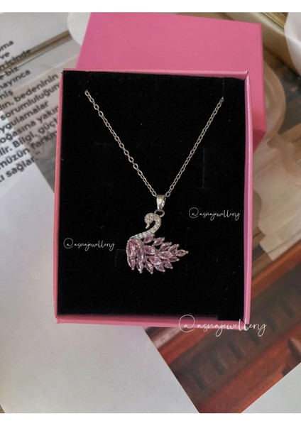 Işıklı Kutuda Kararmaz Çelik Pembe Zirkon Taş Kuğu Kolye Hediye Seti Sevgiliye Hediye Seti indirimleri