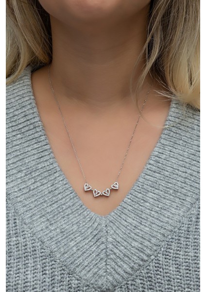 Işıklı Kutuda Kararmaz Çelik Dört Yapraklı Mıknatıslı Yonca Kolye ve Yüzük Sevgiliye Hediye Seti fırsatları