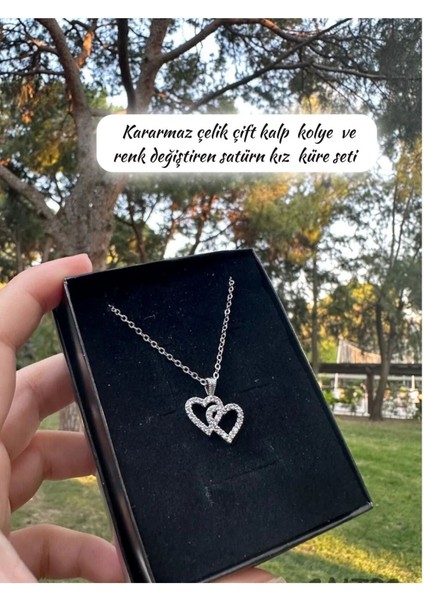 Kararmaz Çelik Çift Kalp Kolye Iç Içe Geçen Kalp Kolye ve Satürn Kız Küre Seti Konsept Sevgiliye fiyatları