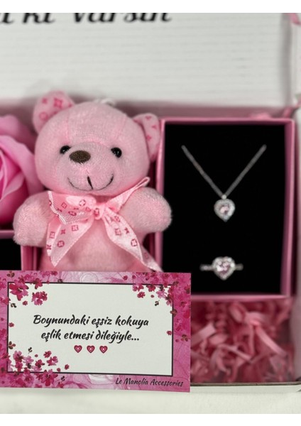 Kararmaz Çelik Pembe Kalp Kolye Bileklik Yüzük Seti ,ayıcık ve Kokulu Gül Sevgiliye Hediye Seti indirimleri
