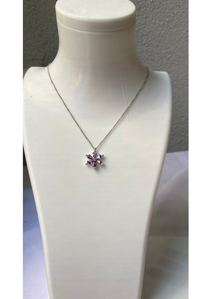 Kararmaz Çelik Mor Lotus Detaylı Gümüş Kolye