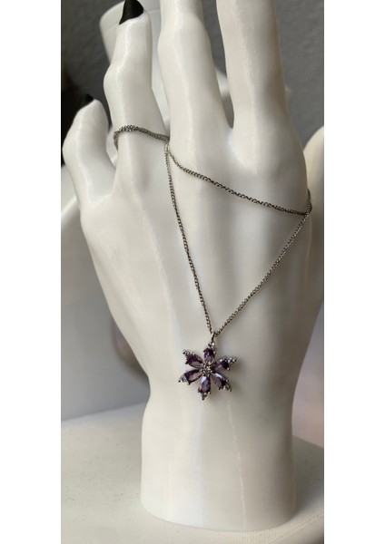 Kararmaz Çelik Mor Lotus Detaylı Gümüş Kolye