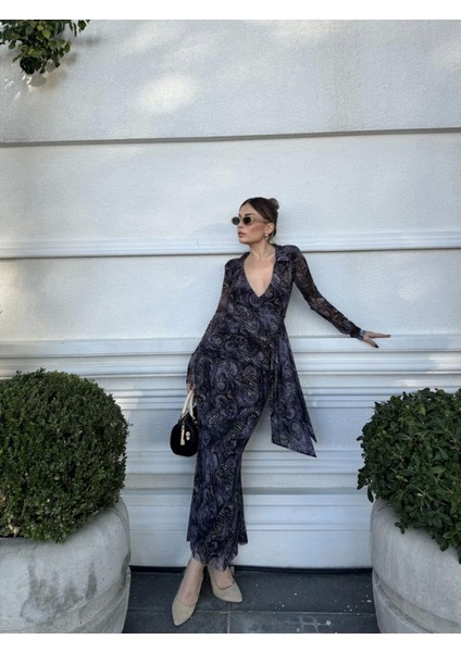 Kruvaze V Yaka, Fırfırlı ve Bağcıklı Desenli Bluz ve Midi Etek Takım - Siyah