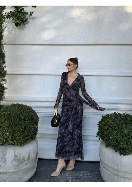 Kruvaze V Yaka, Fırfırlı ve Bağcıklı Desenli Bluz ve Midi Etek Takım - Siyah fırsatları