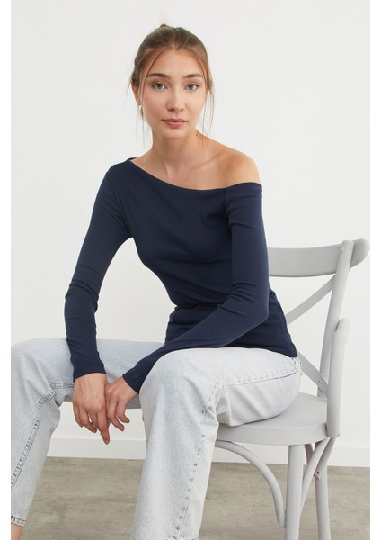 Basic Kayık Yaka Modal Bluz
