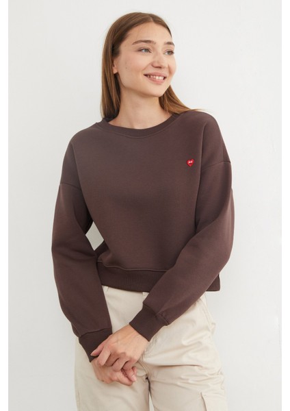 3 Iplik Kalp Nakışlı Bisiklet Yaka Sweatshirt modelleri