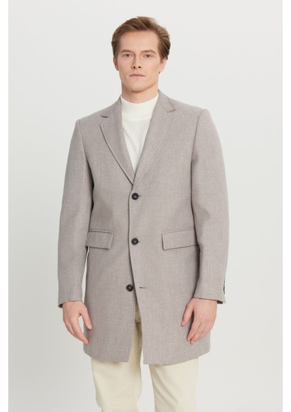 Standart Fit Normal Kesim Mono Yaka Armürlü Kapak Cepli Palto modelleri