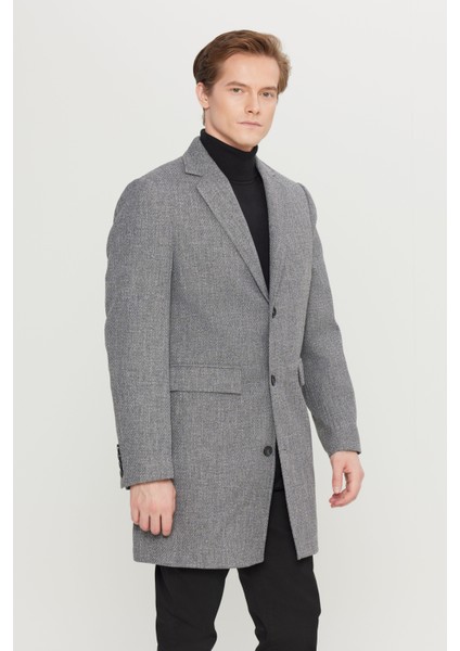 Standart Fit Normal Kesim Mono Yaka Armürlü Kapak Cepli Palto modelleri