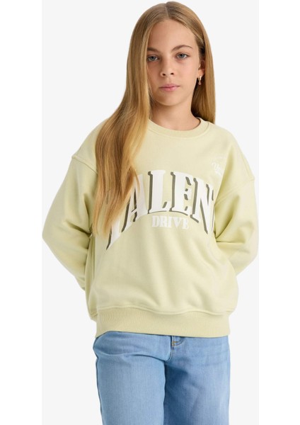 Kız Çocuk Relax Fit Bisiklet Yaka Baskılı Sweatshirt E6760A825AU fırsatları