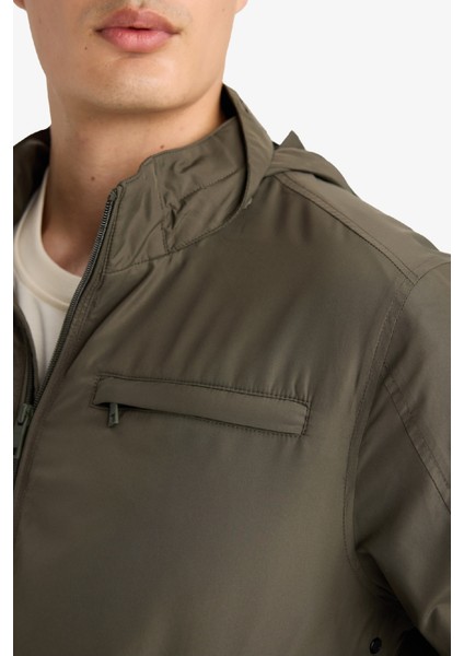 Su İtici Regular Fit Dik Yaka Astarlı Gizli Kapüşonlu Fermuarlı Cepli Mevsimlik Baharlık Mont D7669AX25AU indirimleri