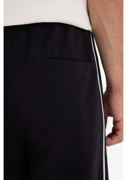 Baggy Fit Beli Bağcıklı Düz Paça Şort F0185AX25SM