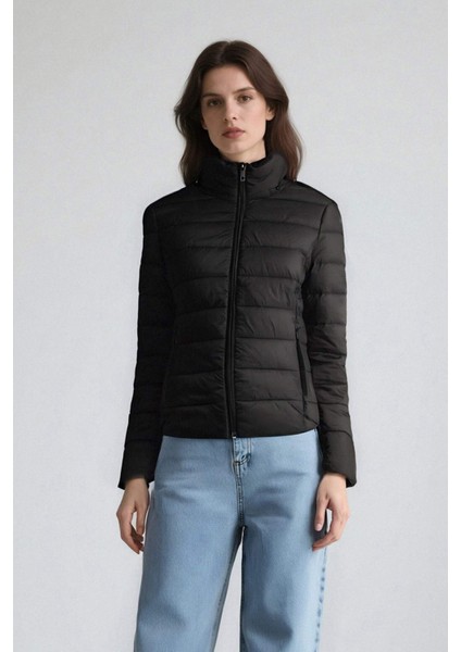 Su Geçirmez Regular Fit Dik Yaka Fermuarlı Şişme Mont E8689AX25AU