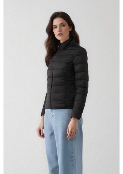 Su Geçirmez Regular Fit Dik Yaka Fermuarlı Şişme Mont E8689AX25AU modelleri