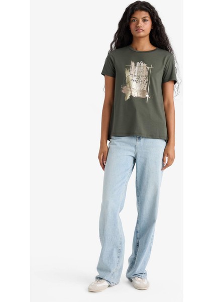 Relax Fit Bisiklet Yaka Baskılı Kısa Kollu Tişört E5062AX25AU fiyatları