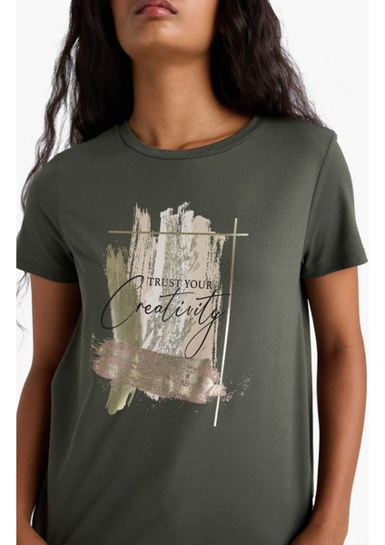 Relax Fit Bisiklet Yaka Baskılı Kısa Kollu Tişört E5062AX25AU indirimleri