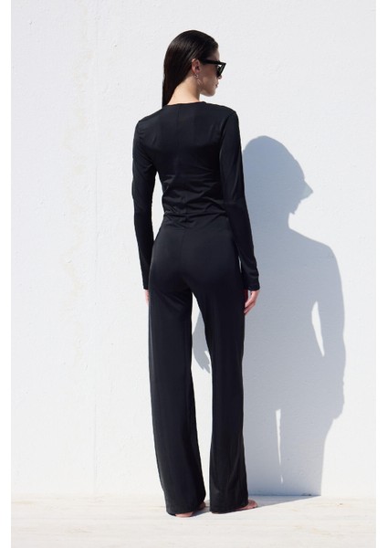 Kadın Siyah Uzun Kollu Fermuarlı Mat Kumaş Yüzücü Mayo Tulum – Konforlu ve Şık Plaj Tasarımı