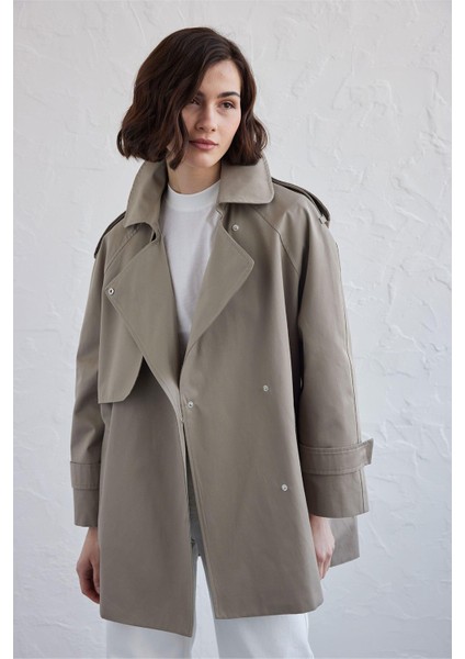 Kadın Oversize Kısa Trençkot – Pamuk Polyester, Düz Desen, Rüzgarlık ve Apoletli, Çağla Yeşili Baharlık indirimleri